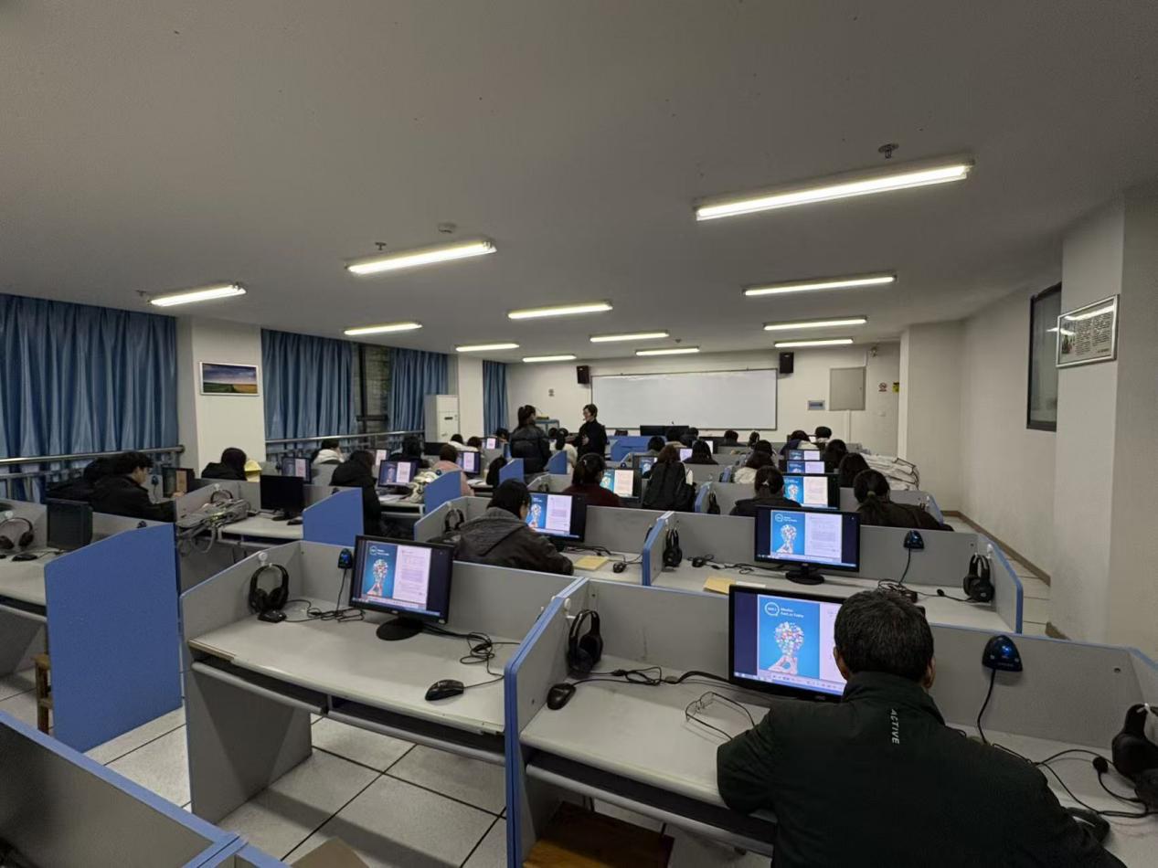 威廉体育吉首校区顺利开展开学第一周教学检查工作